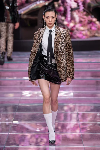 Look 17